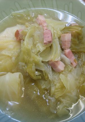 丸ごとキャベツとベーコンのスープ煮-レシピのメイン写真