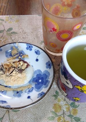 お餅に餡ときな粉と胡桃onにも-レシピのメイン写真