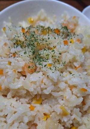 シンプルに！炊飯器で簡単エビピラフ☆-レシピのメイン写真