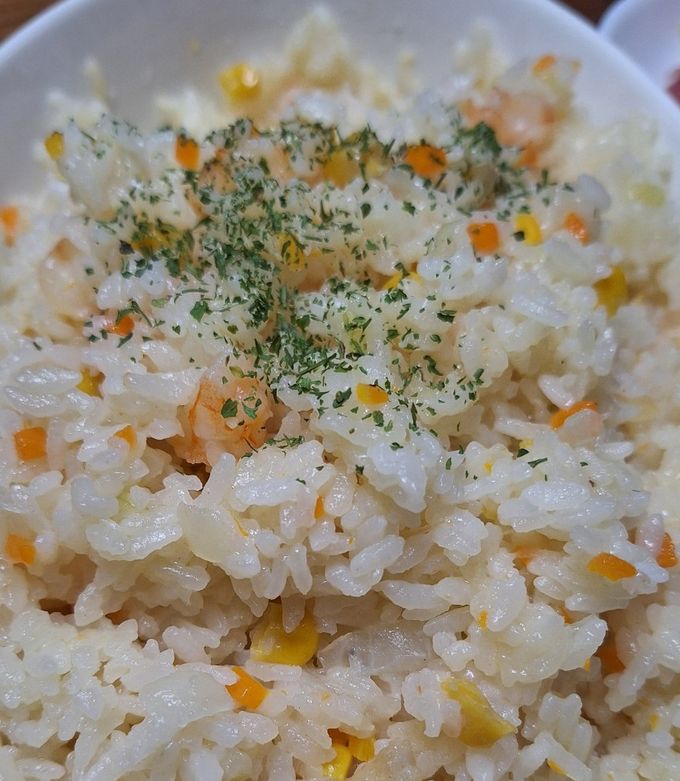 シンプルに！炊飯器で簡単エビピラフ☆-レシピのメイン写真