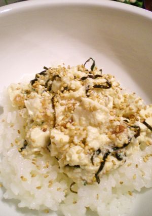 夏！エバラ浅漬けの素ｄｅさっぱり豆腐丼-レシピのメイン写真