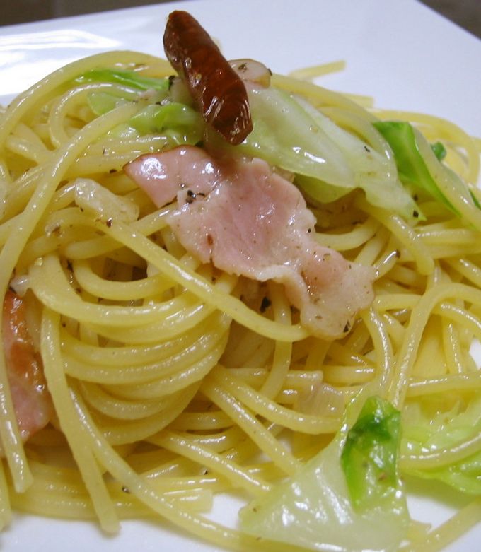 春キャベツとベーコンのオイリ~なパスタ-レシピのメイン写真