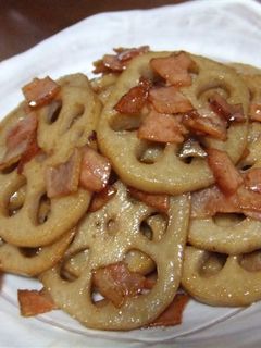 簡単美味しい!!蓮根とベーコンの炒め煮-レシピのメイン写真
