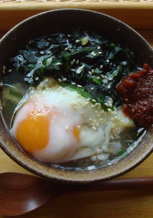 即席ワカメスープで♪即席スープごはん。-レシピのメイン写真