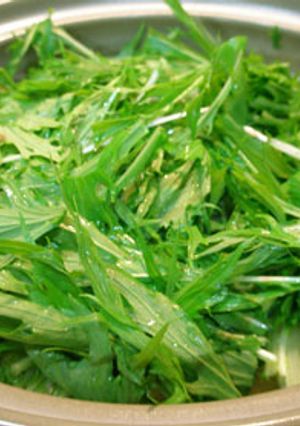 鶏肉とキノコと水菜の簡単鍋-レシピのメイン写真