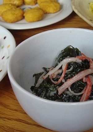 わかめとカニカマの胡麻ドレ和え-レシピのメイン写真