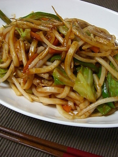 野菜たっぷり♪簡単洋風焼きうどん-レシピのメイン写真