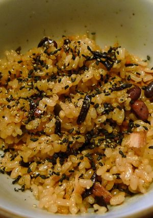ツナ缶と乾物でお手軽な玄米炊き込みごはん-レシピのメイン写真