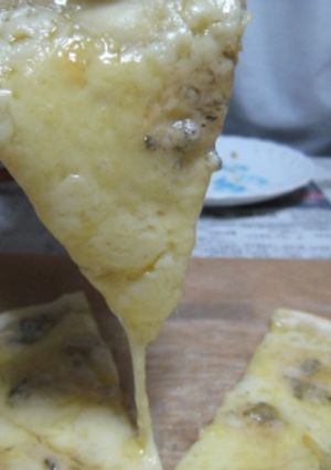 3種のチーズピザwithはちみつ♪-レシピのメイン写真
