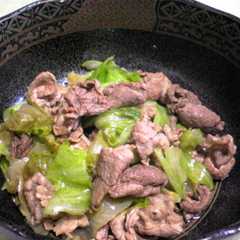 รูปของ 　[牛薄切り肉とレタスの炒めもの]