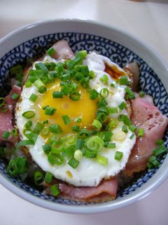 目玉焼き丼-レシピのメイン写真