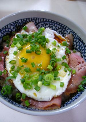 目玉焼き丼-レシピのメイン写真