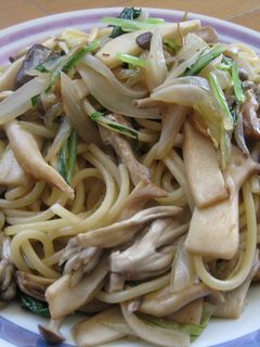 たっぷりきのこと新たまねぎの簡単パスタ-レシピのメイン写真