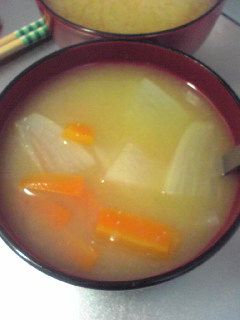 大根とにんじんのお味噌汁-レシピのメイン写真