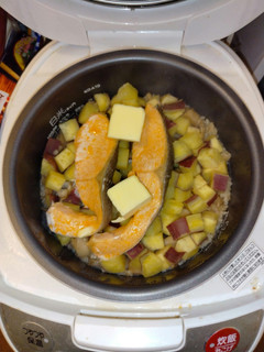 さつま芋と鮭と舞茸の炊き込みご飯-レシピのメイン写真