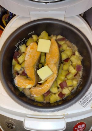 さつま芋と鮭と舞茸の炊き込みご飯-レシピのメイン写真