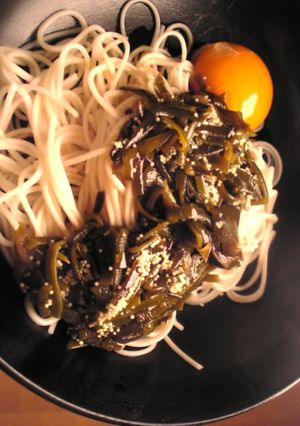 そうめんとめかぶと卵黄のめんつゆ和え-レシピのメイン写真