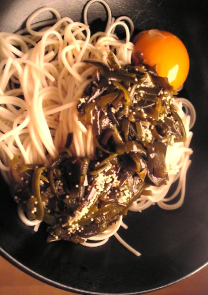 そうめんとめかぶと卵黄のめんつゆ和え-レシピのメイン写真