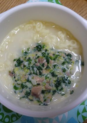 離乳食 鮭とほうれん草のミルクマカロニ-レシピのメイン写真