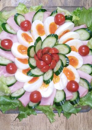 半熟卵とハム野菜サラダ-レシピのメイン写真