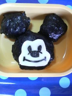 キャラ弁☆ミッキーマウスおにぎり-レシピのメイン写真