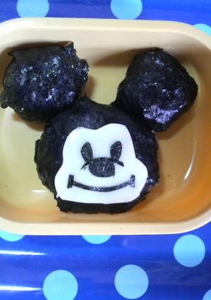 キャラ弁☆ミッキーマウスおにぎり-レシピのメイン写真