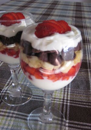 フルーツ＆チョコのヨーグルトパフェ-レシピのメイン写真