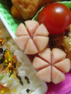 ウインナー飾り切り☆お花-レシピのメイン写真