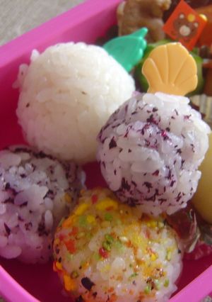 お弁当にも☆おだんご風おにぎり-レシピのメイン写真