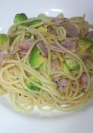 簡単(^^)アボカドとベーコンのパスタ-レシピのメイン写真