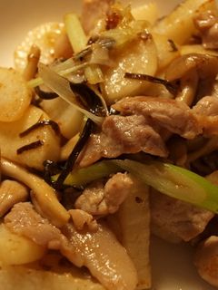 山芋と豚肉の塩昆布炒め-レシピのメイン写真