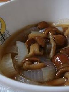 とろっと甘い!玉ねぎとなめこの煮物-レシピのメイン写真