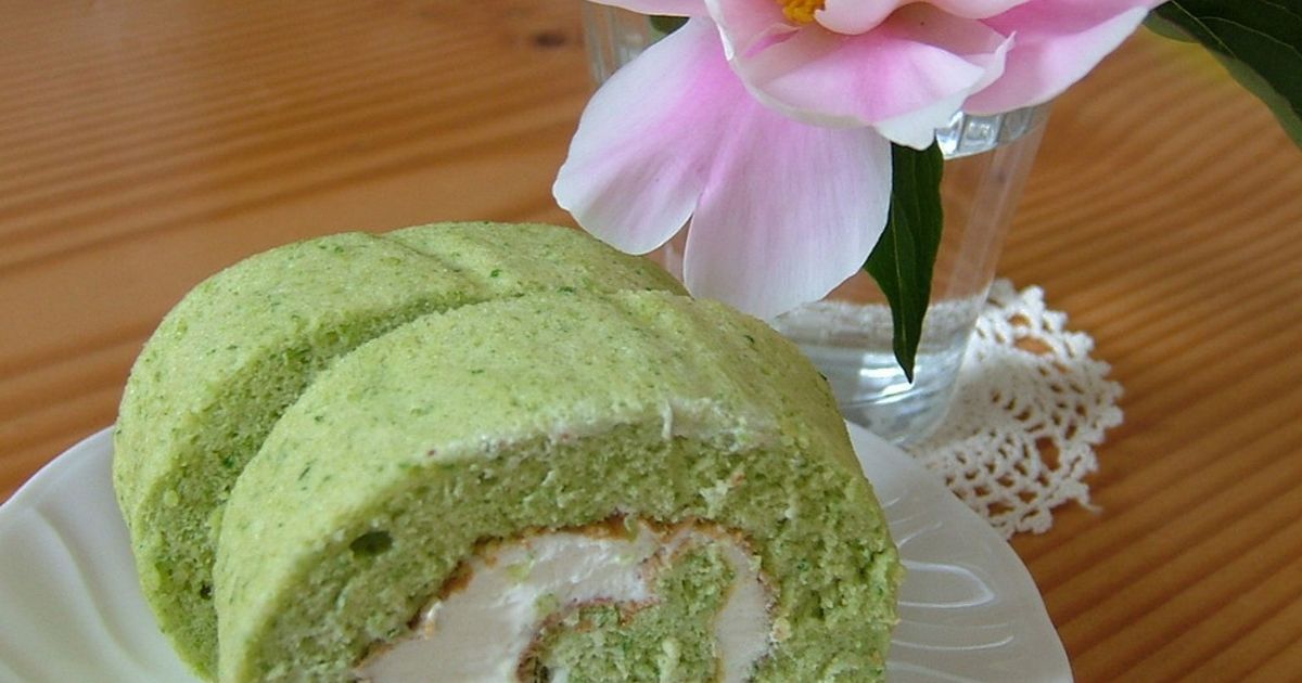 自家製ほうれん草を使った小国ジャージーブリュレロールケーキ　2本 ほうれんそう＊ロールケーキ♬】 by さか子 【クックパッド