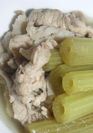 豚肉とフキの簡単煮物☆皮はピーラーでむく-レシピのメイン写真