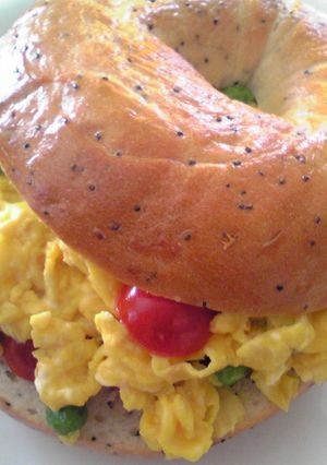 ５分で昼ご飯☆ベジたまベーグル-レシピのメイン写真