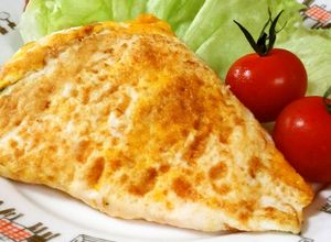 チーズとろっ♪目玉焼きinチーズベーコン-レシピのメイン写真