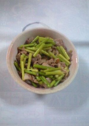 ニンニクの芽の豚肉炒め-レシピのメイン写真