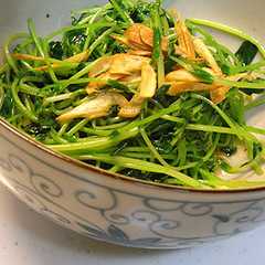 รูปของ 豆苗のにんにく風味炒め