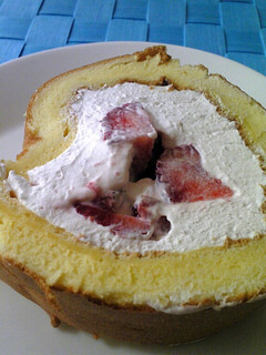 イチゴのロールケーキ-レシピのメイン写真