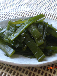 簡単♫おいしぃ(*´∀)ノ♥茎わかめ炒め-レシピのメイン写真