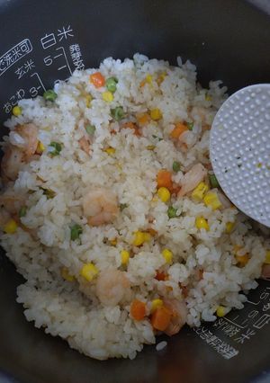 炊飯器でエビピラフ-レシピのメイン写真
