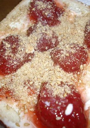 ストロベリーで胡麻チーなトースト♡-レシピのメイン写真