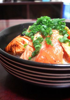 サーモンの炙り丼-レシピのメイン写真