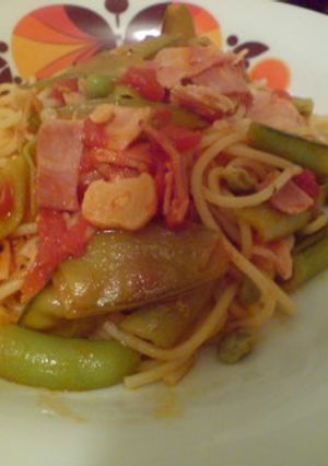 えんどうとベーコンのトマトソースパスタ-レシピのメイン写真