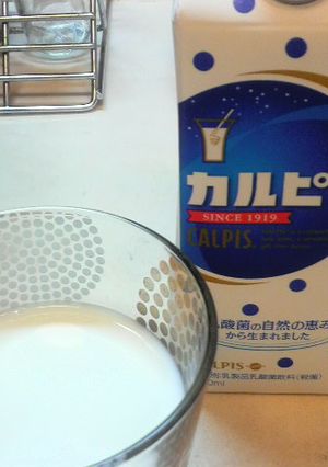 一度飲んでみて！ 牛乳カルピス-レシピのメイン写真