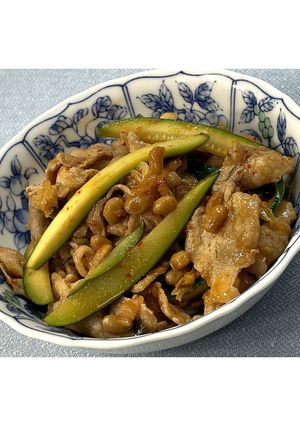 納豆とズッキーニの豚キムチ炒め★動画あり-レシピのメイン写真