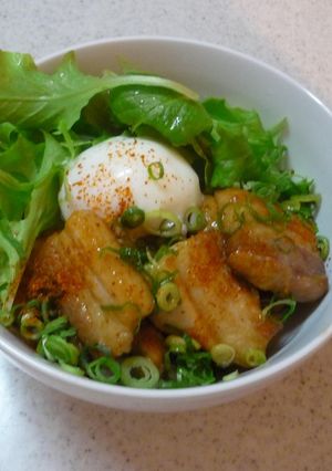 豚バラ肉の温玉のせどんぶりッ-レシピのメイン写真