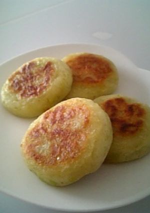 そら豆色のポテトもち-レシピのメイン写真