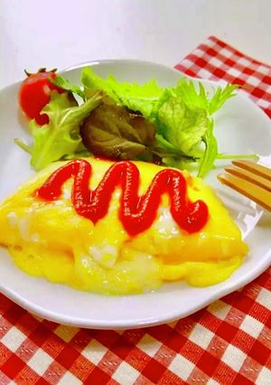 朝ご飯にレンジで♪とろ〜りチーズオムレツ-レシピのメイン写真