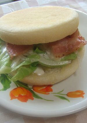 朝食に♪マック風サラダマリネマフィン☆-レシピのメイン写真